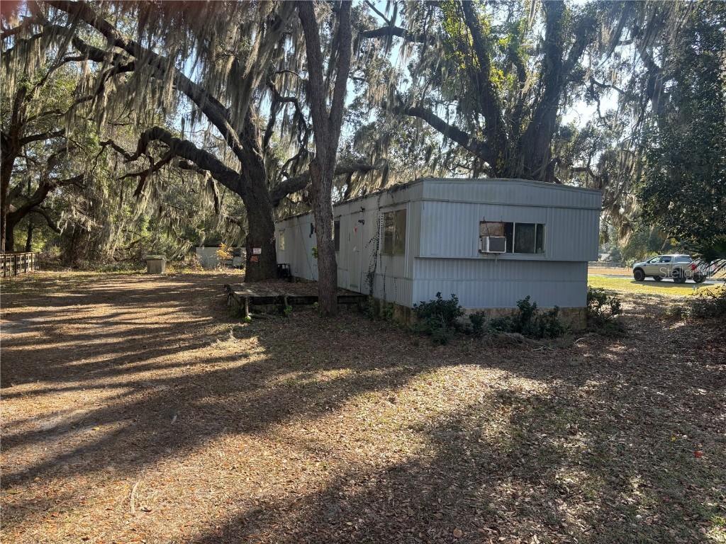6335 SE 159th Ct., Ocklawaha, FL 32179