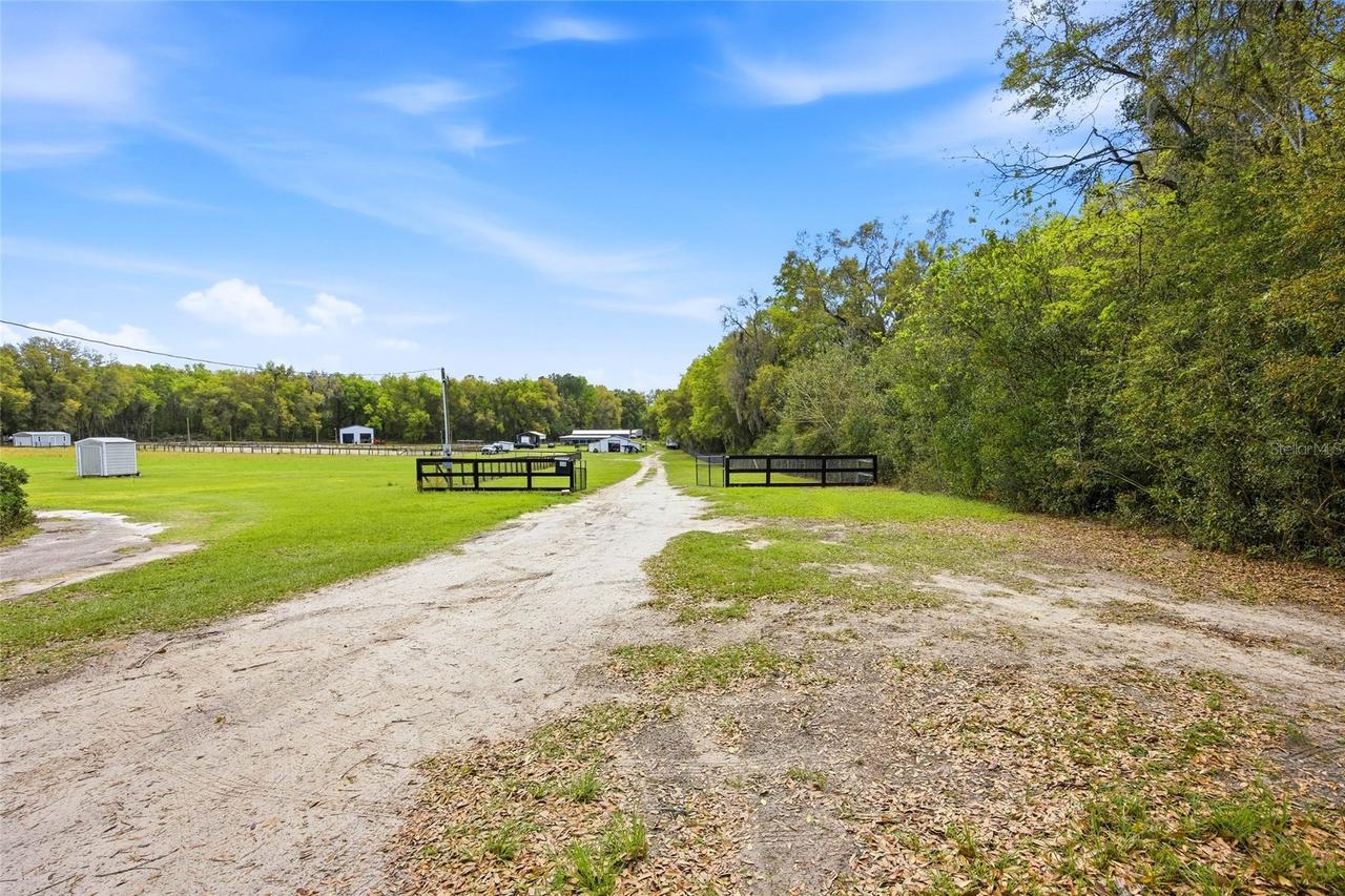 3660 W Hwy 329, Reddick, FL 32686
