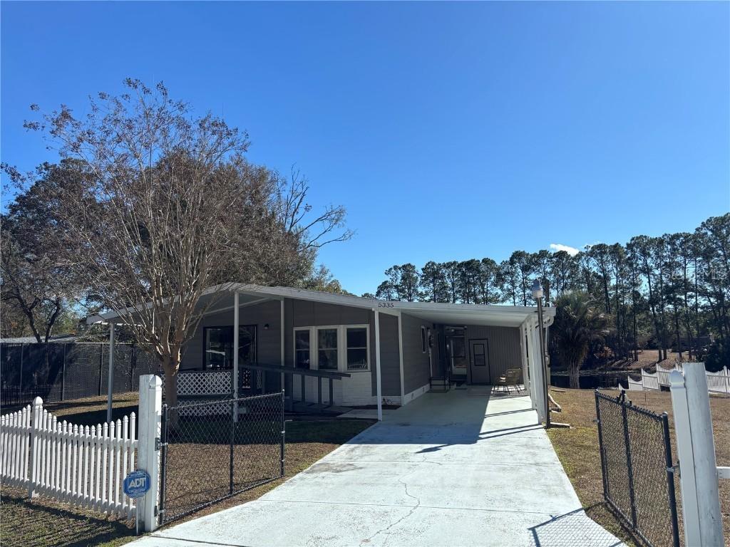 5335 SE 186th Ct., Ocklawaha, FL 32179