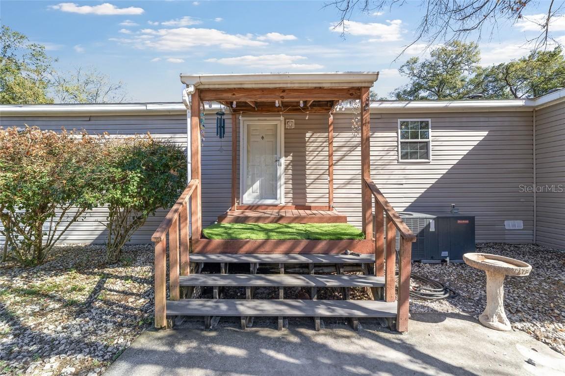 39742 Carolina Ave., Lady Lake, FL 32159