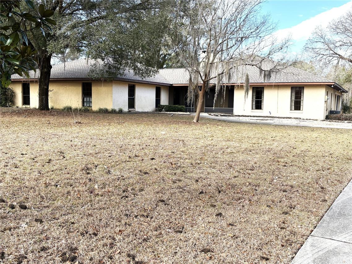 2272 SW Grandview Ave., Dunnellon, FL 34431