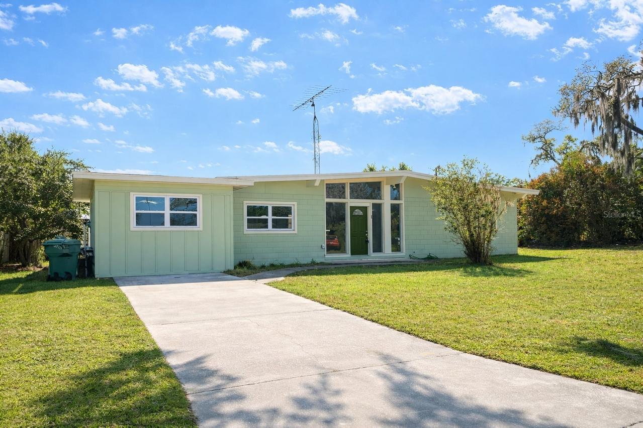 725 Scenic St., Leesburg, FL 34748