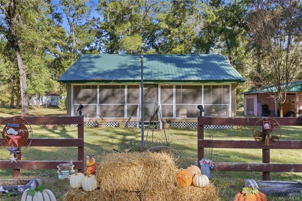 8110 SW 88th Ln., Trenton, FL 32693