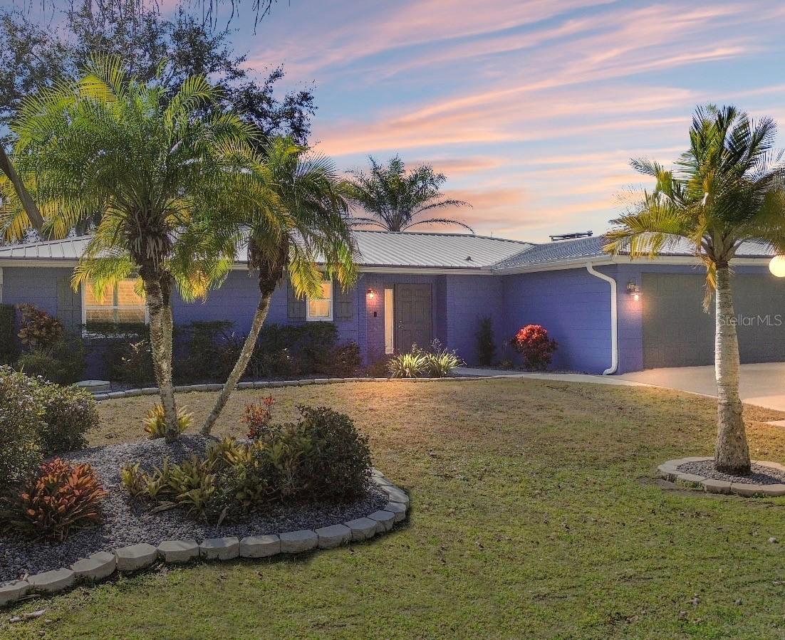 1621 Spring Garden Dr., Astor, FL 32102