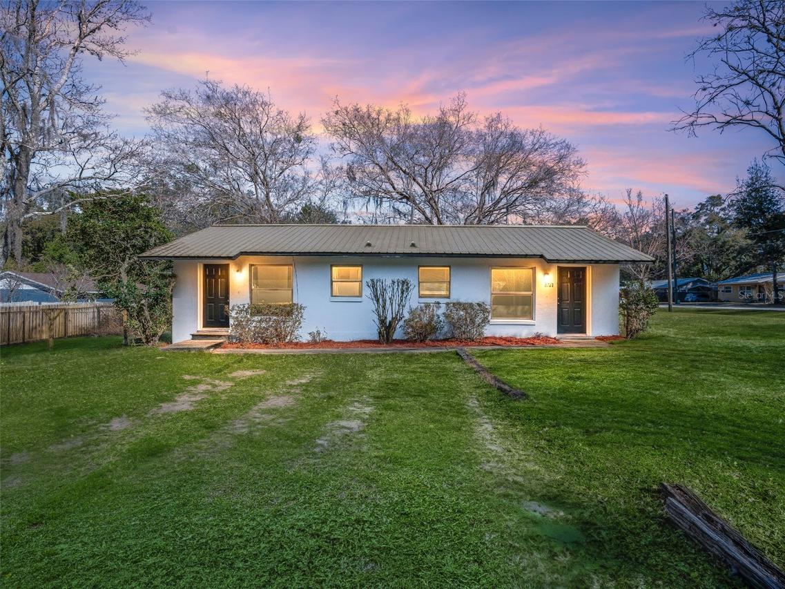 5911/5913 NW 9th St., Ocala, FL 34482