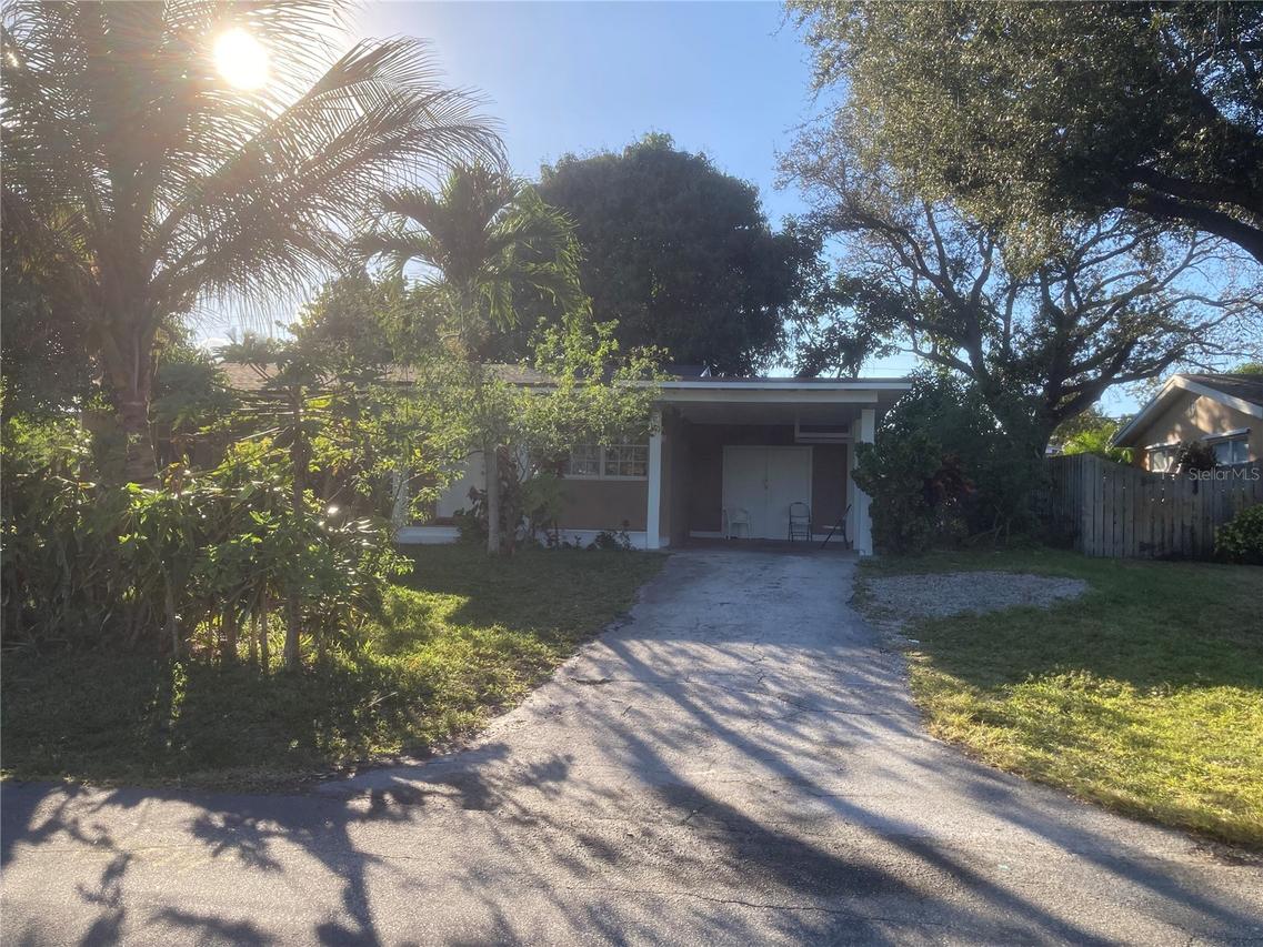 2873 SE 1st Pl., Boynton Beach, FL 33435