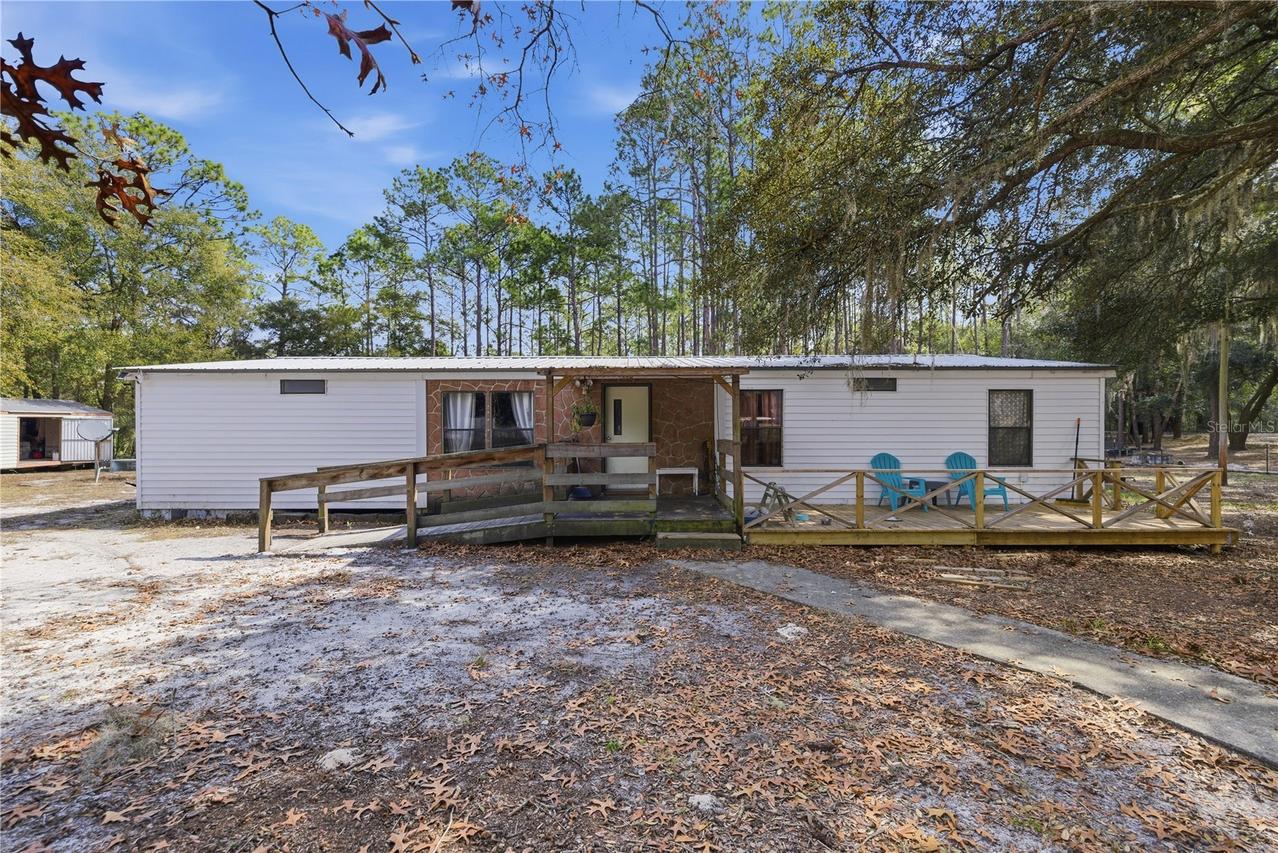 115 Chapel Ln., Hawthorne, FL 32640