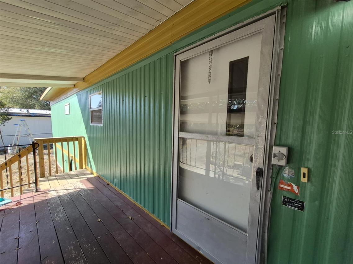 18565 SE 24th Ln., Ocklawaha, FL 32179