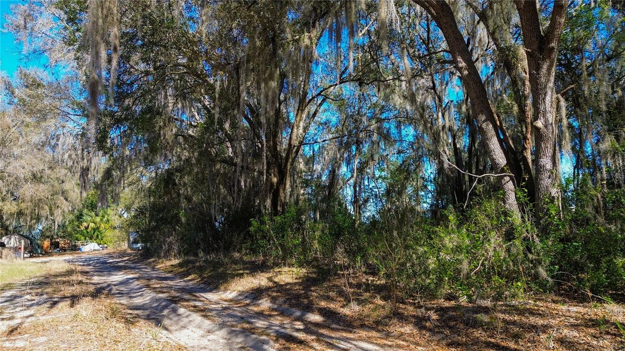 39725 Clay Ave., Lady Lake, FL 32159