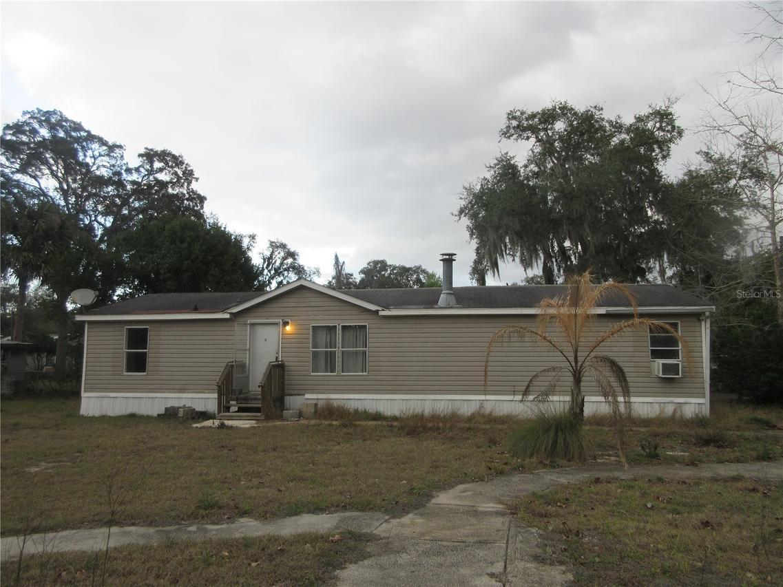 18601 SE 24th Ln., Ocklawaha, FL 32179