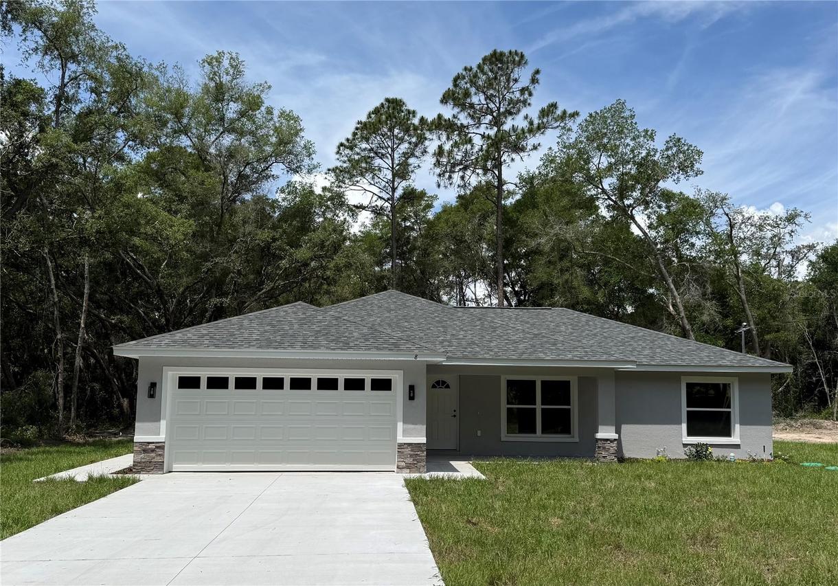 8 Bay Pass Ter., Ocklawaha, FL 32179