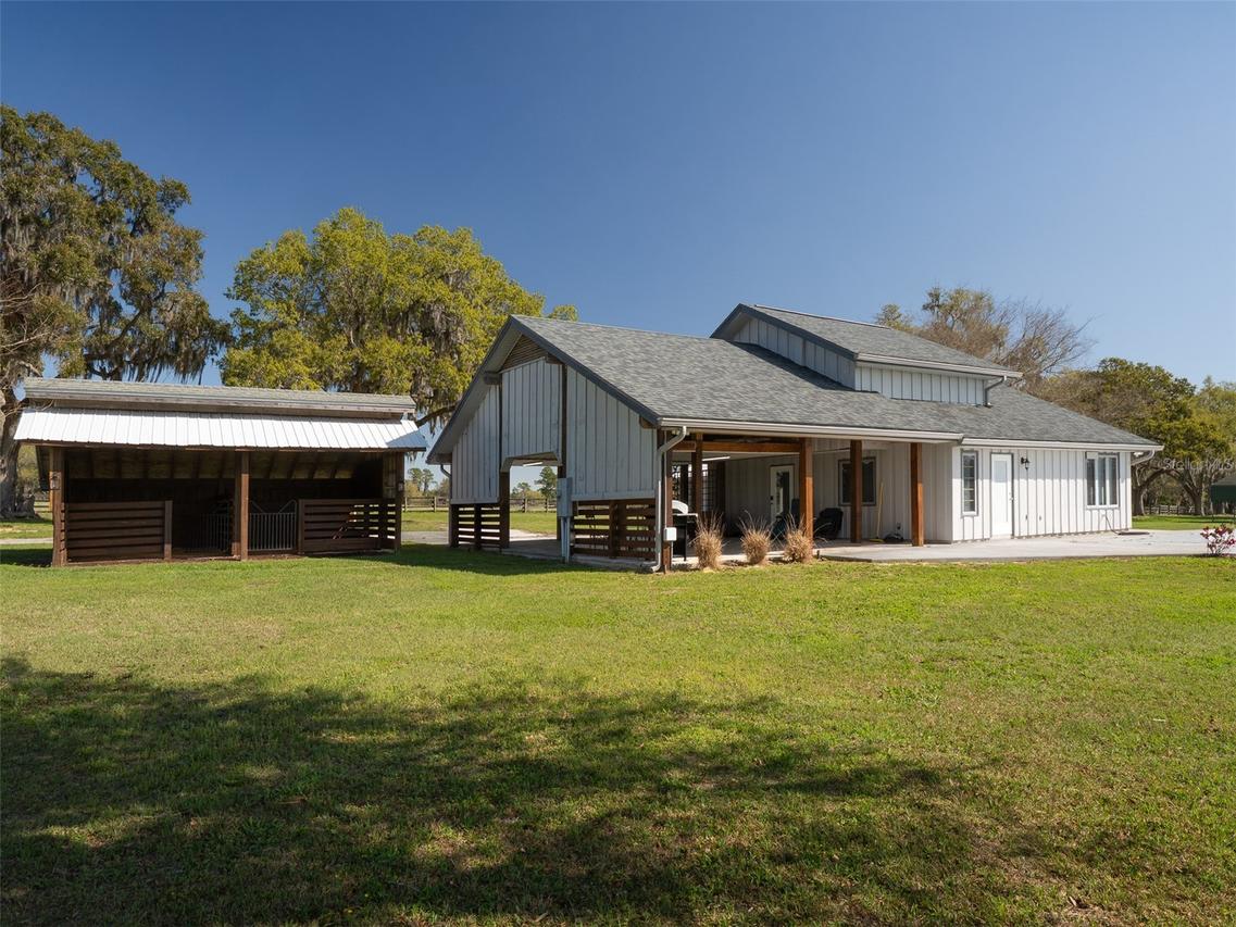 15157 NW 112th Place Rd., Morriston, FL 32668