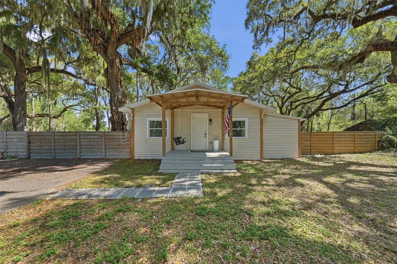 36104 Emeralda Ave., Leesburg, FL 34788