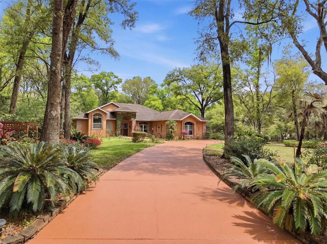 19295 SW 90th Lane Rd., Dunnellon, FL 34432