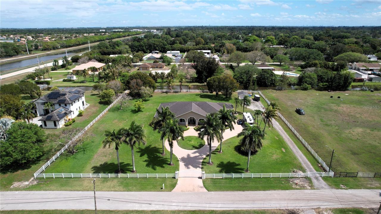 4810 SW 198 Ter., Southwest Ranches, FL 33332