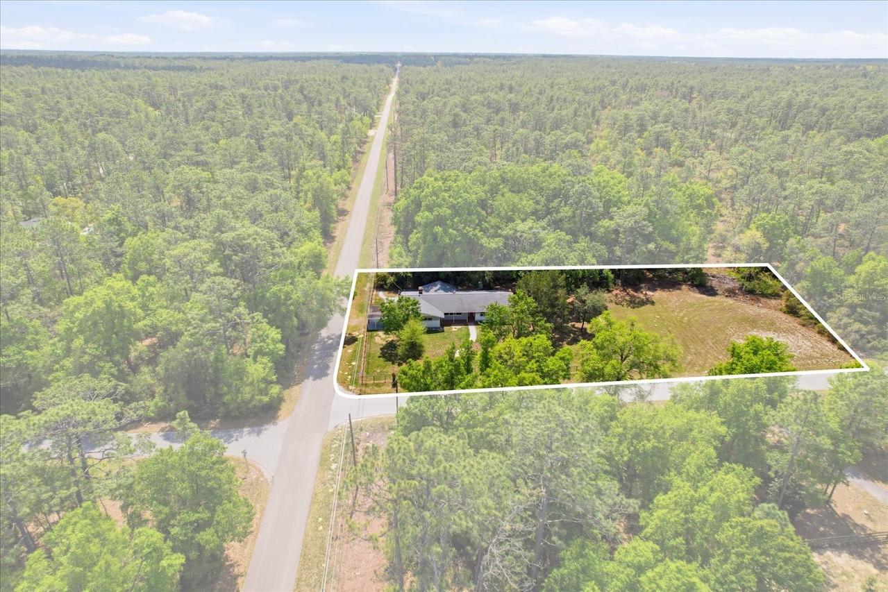 24576 NW Falcon Ave., Dunnellon, FL 34431