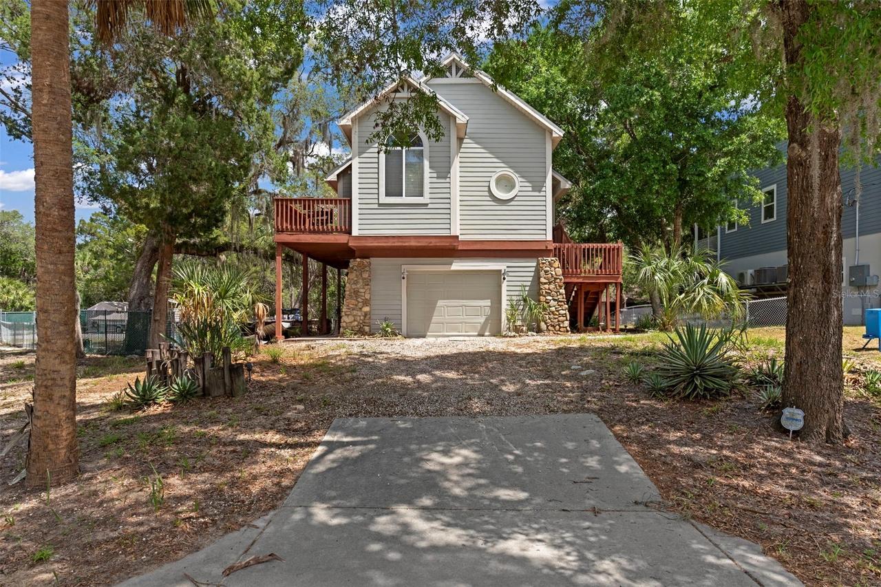 6779 S Pinebranch Point, Homosassa, FL 34448