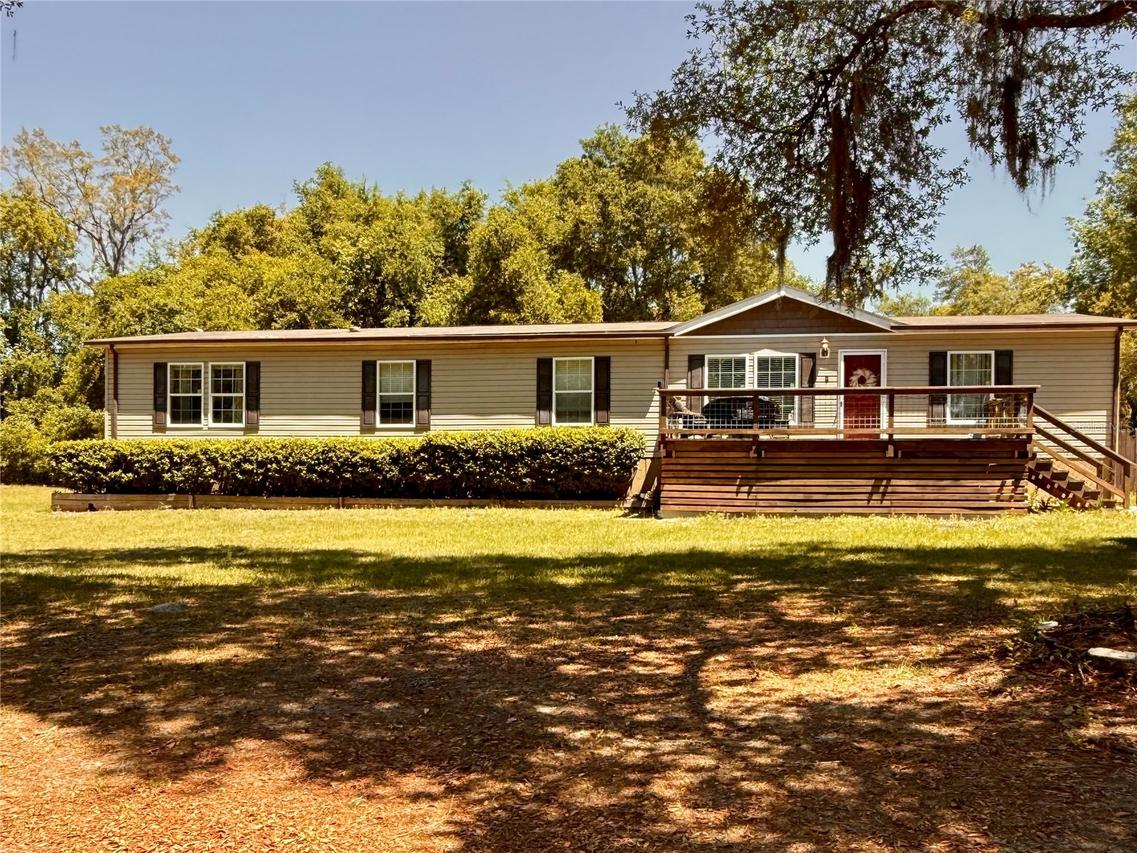 9711 SE Highway 464c, Ocklawaha, FL 32179
