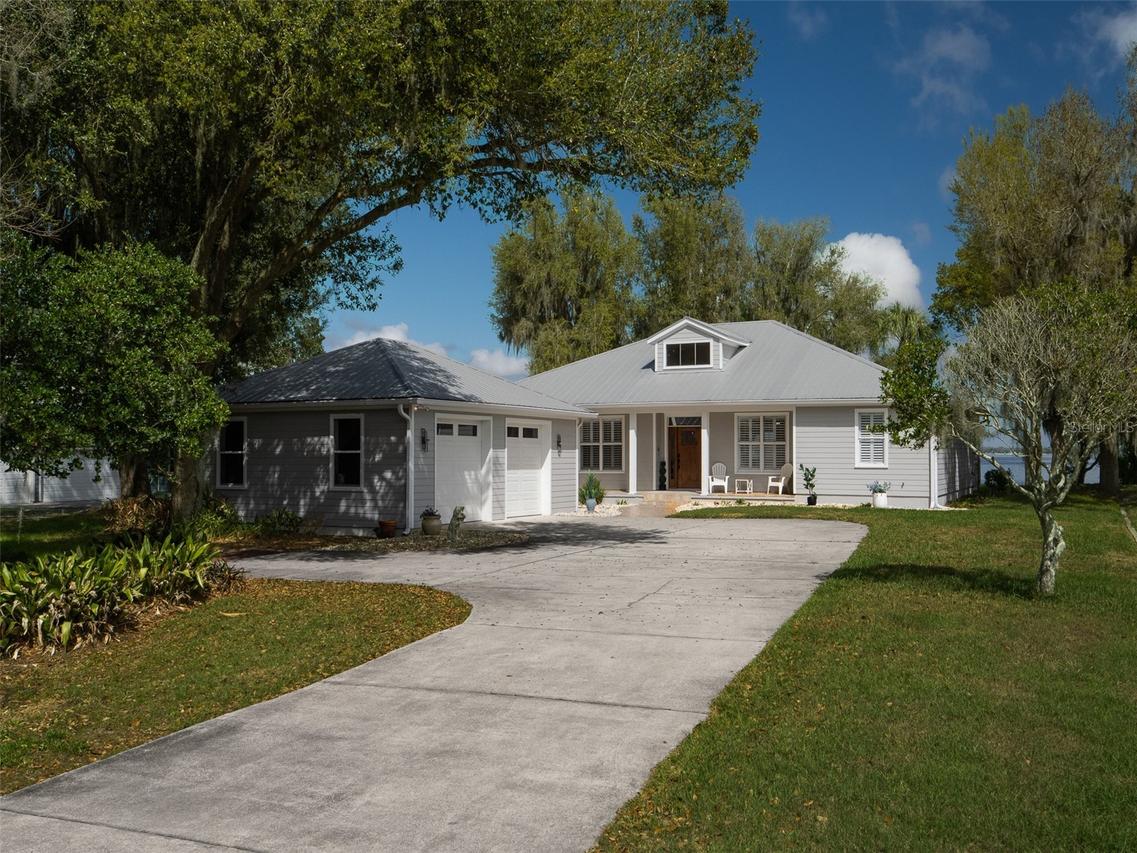 12495 SE Sunset Harbor Rd., Weirsdale, FL 32195