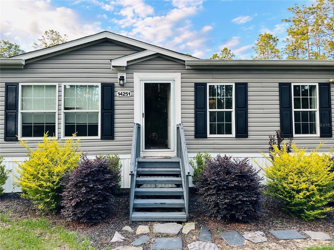 14251 SE 21st Pl., Morriston, FL 32668