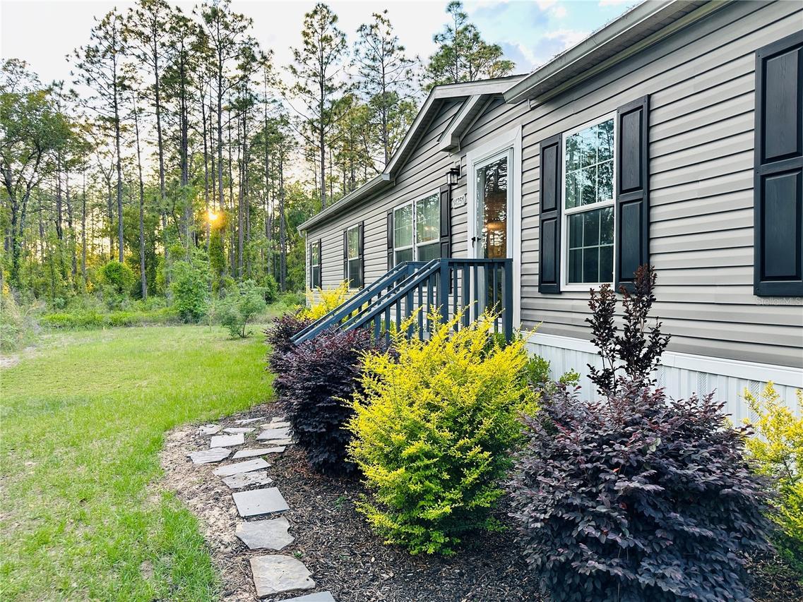 14251 SE 21st Pl., Morriston, FL 32668