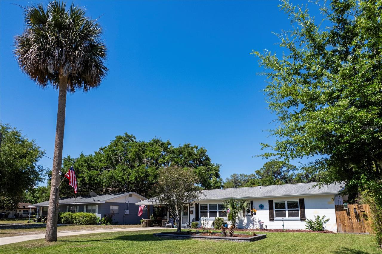 1207 Orange Ave., Tavares, FL 32778