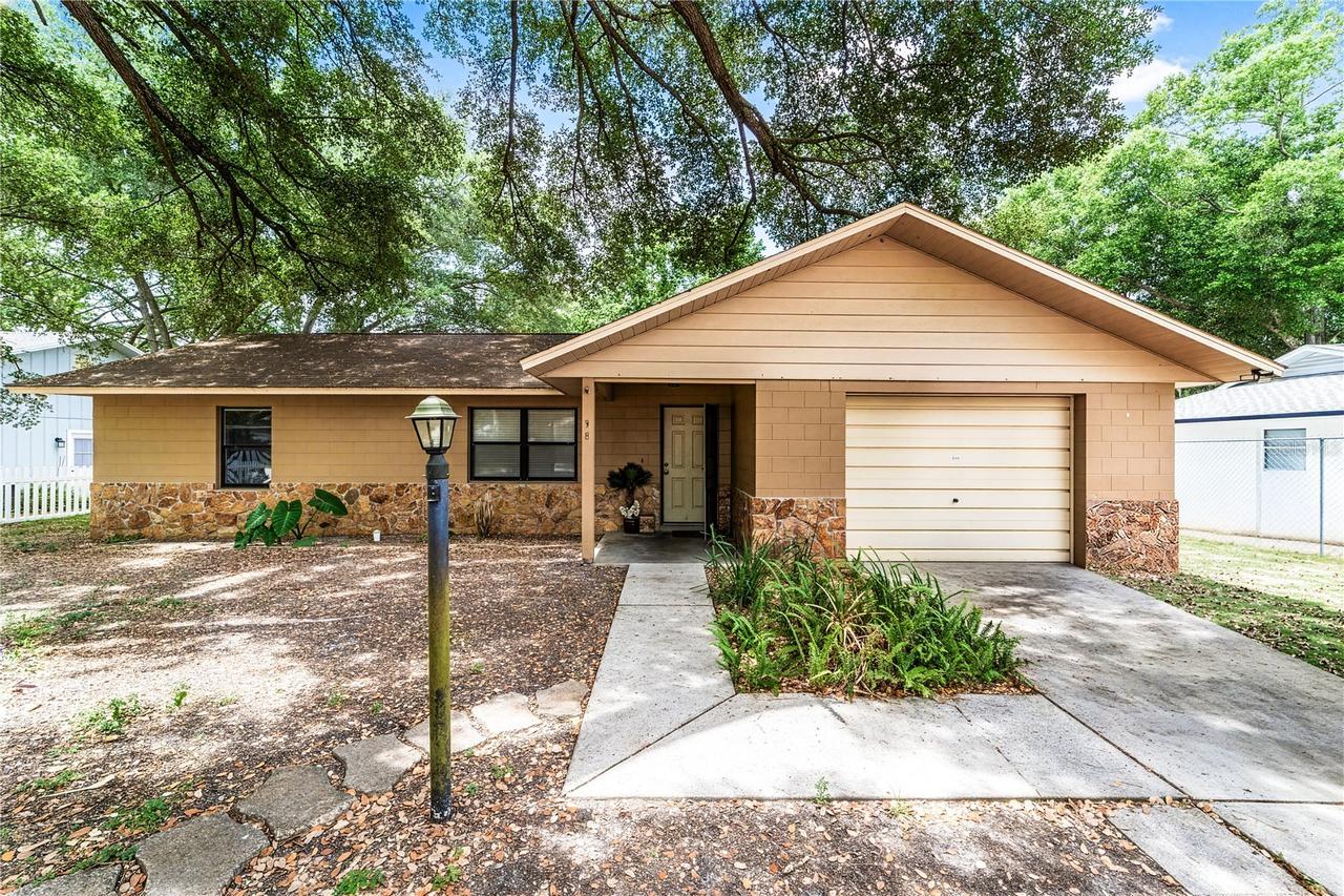 38 Almond Pass Dr., Ocala, FL 34472