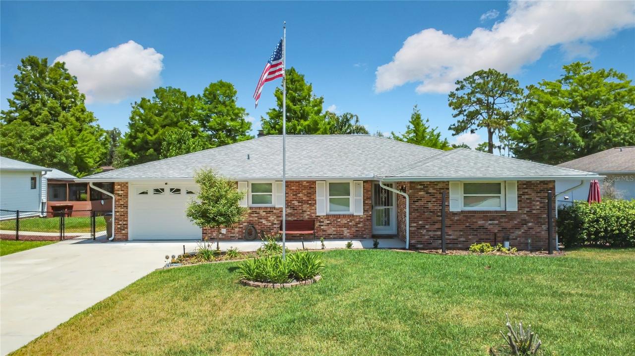 12547 Pine Island Dr., Leesburg, FL 34788