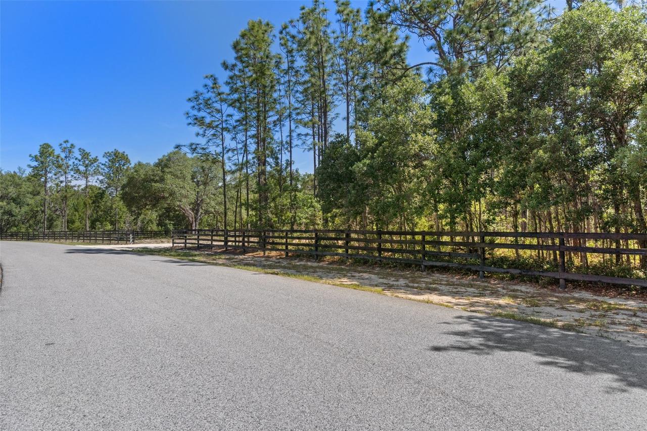 8373 NW 26th St., Wildwood, FL 34785
