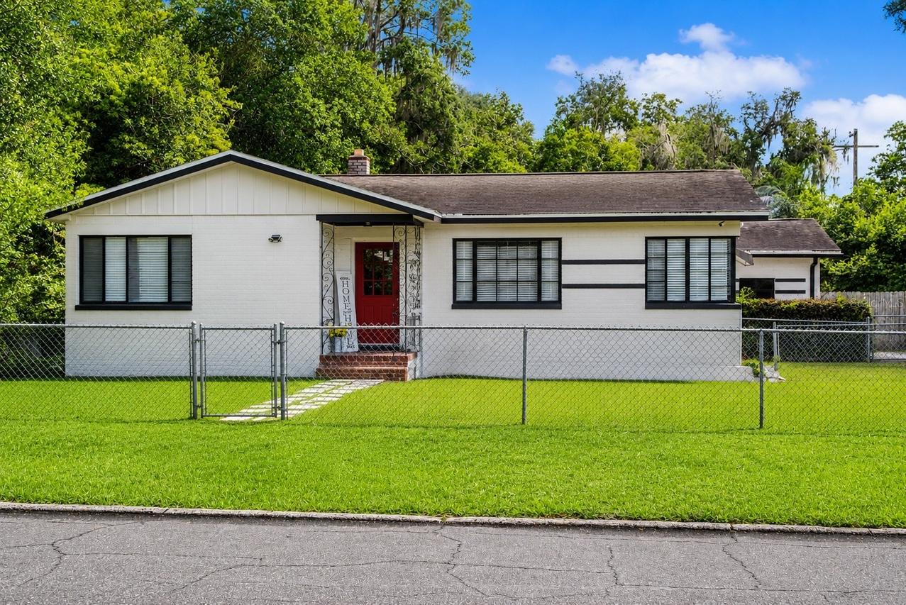 1008 NE 6th St., Ocala, FL 34470
