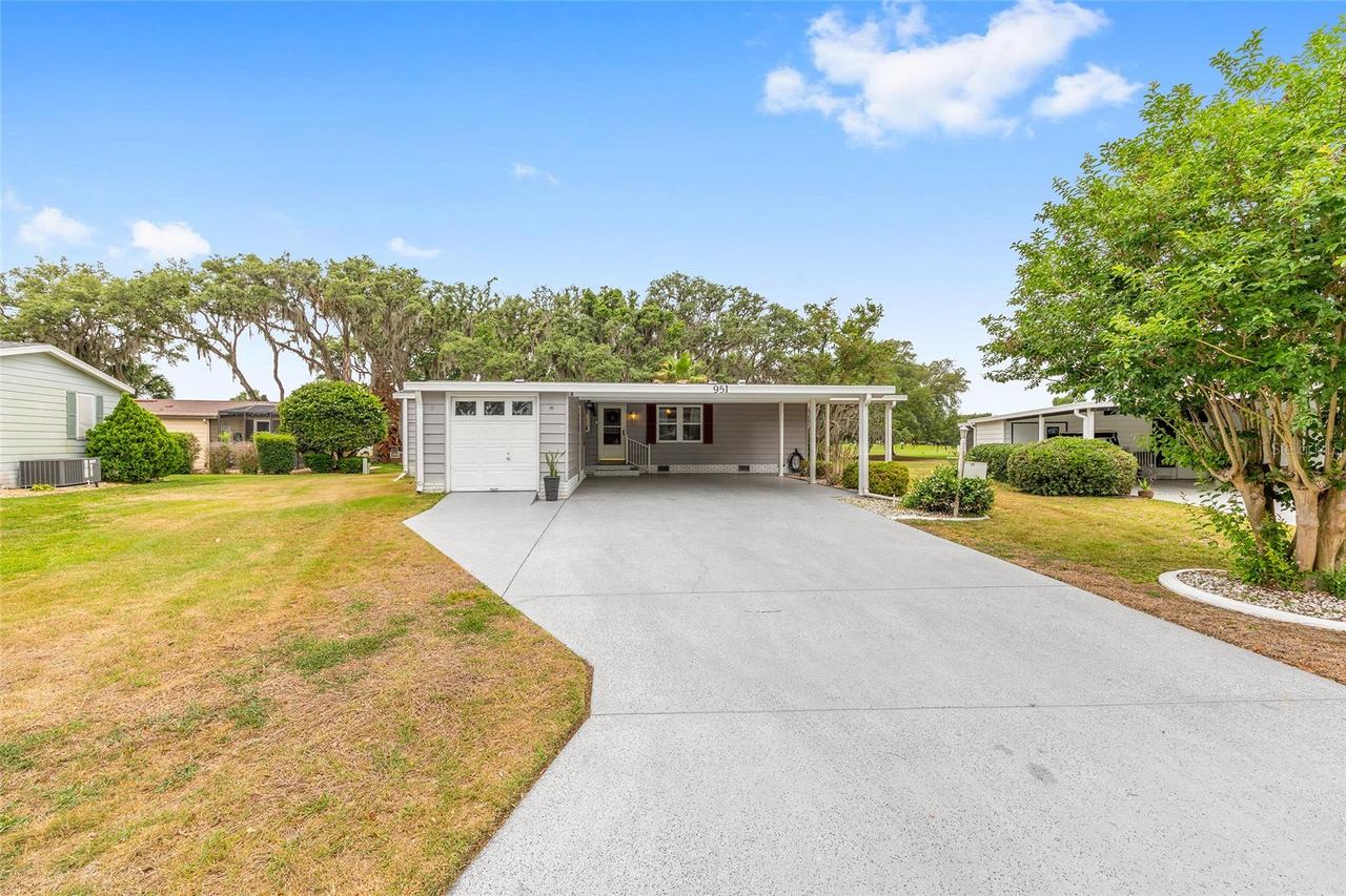 951 Oleander St., Lady Lake, FL 32159