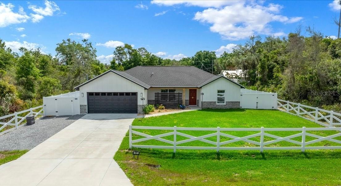 17 Holly Rd., Ocala, FL 34472