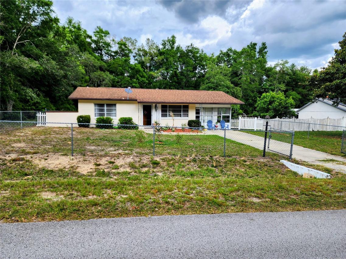 19729 SW Lark Dr., Dunnellon, FL 34431