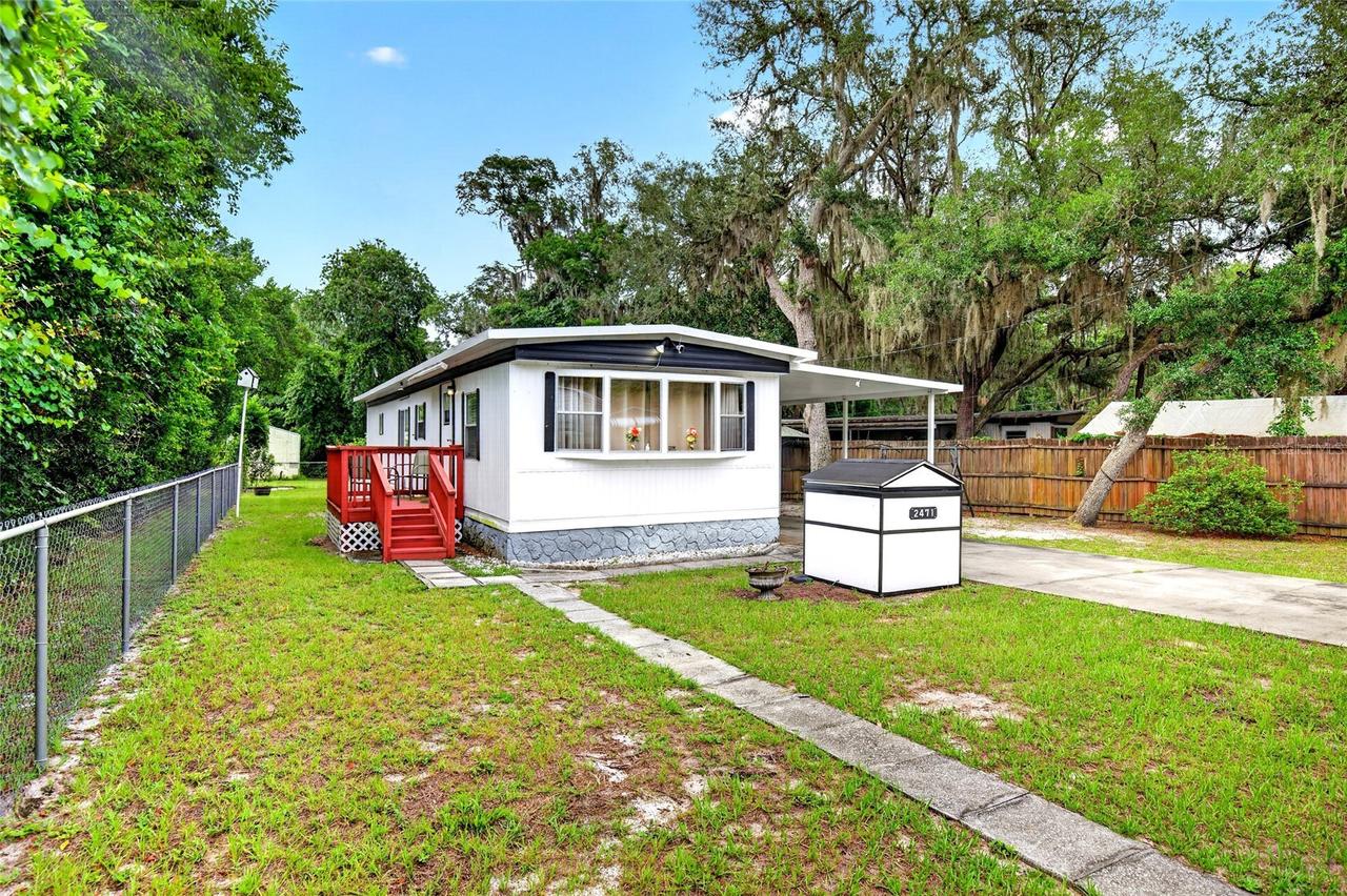 2471 SE 185th Ter., Ocklawaha, FL 32179
