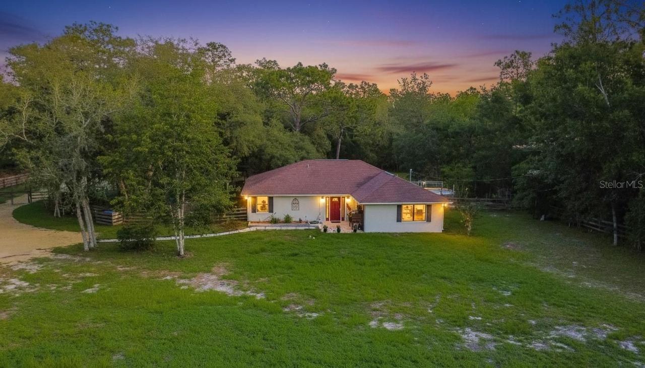 2925 W Birds Nest Dr., Beverly Hills, FL 34465