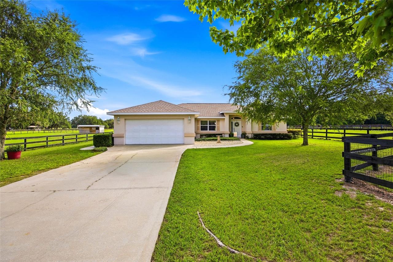 19630 SE 15th Pl., Morriston, FL 32668