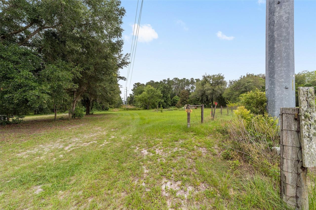 11895 SE 136th Ct., Ocklawaha, FL 32179