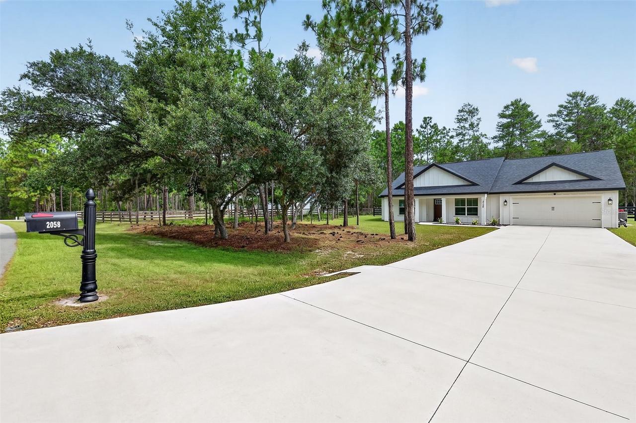 2058 County Road 243f, Wildwood, FL 34785