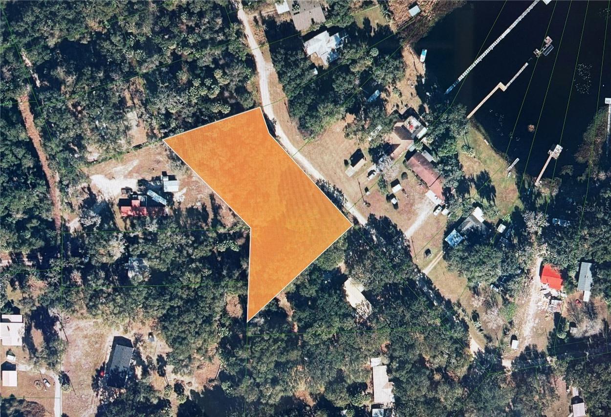 161 Little Orange Lake Dr., Hawthorne, FL 32640