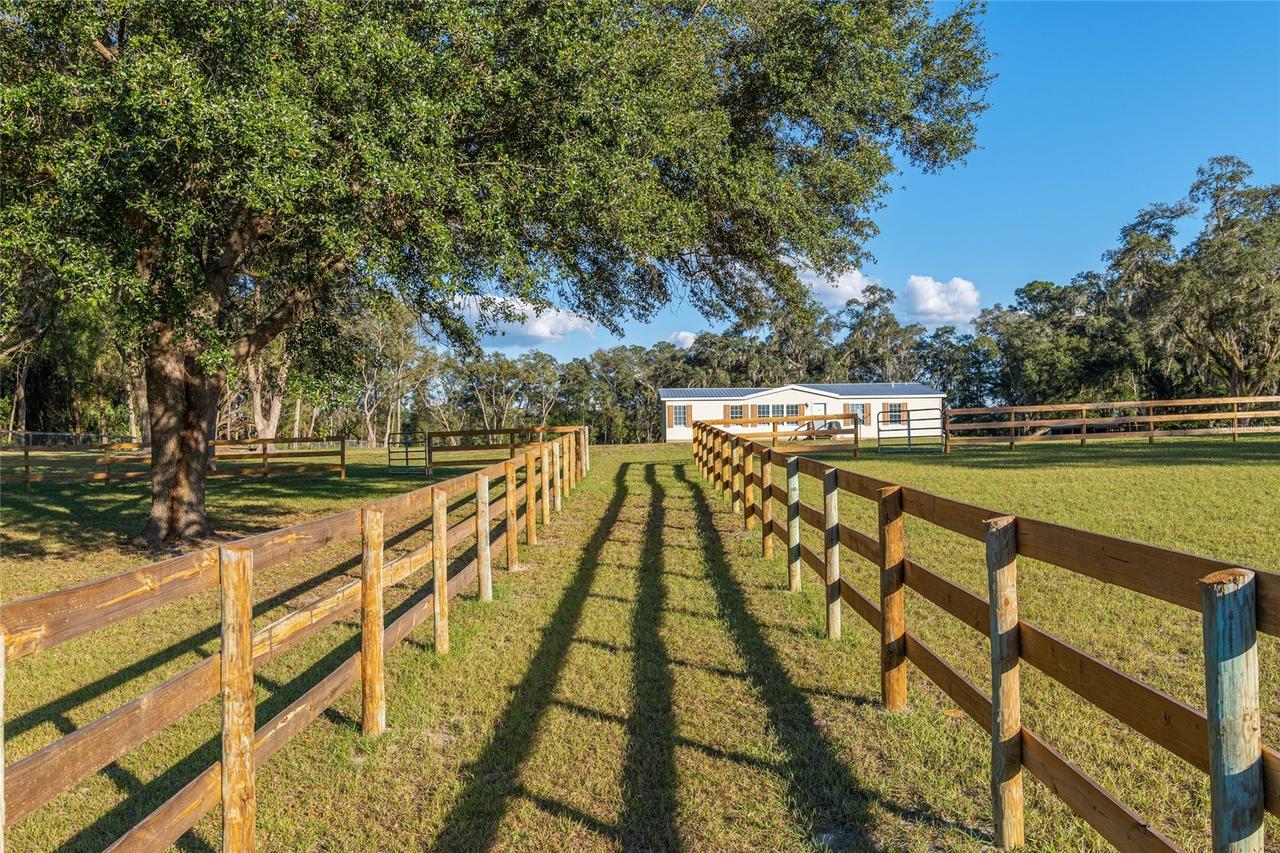 3291 SE 188th Ter., Morriston, FL 32668