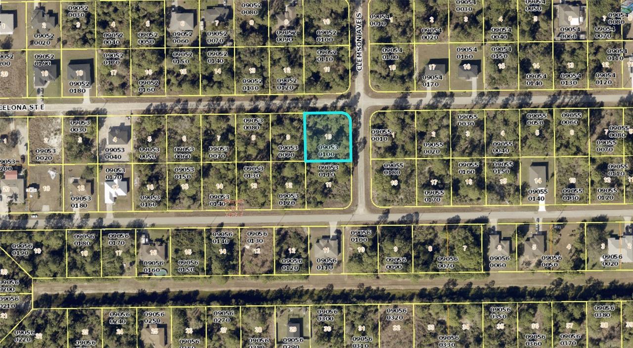 1026 Barcelona St., Lehigh Acres, FL 33974