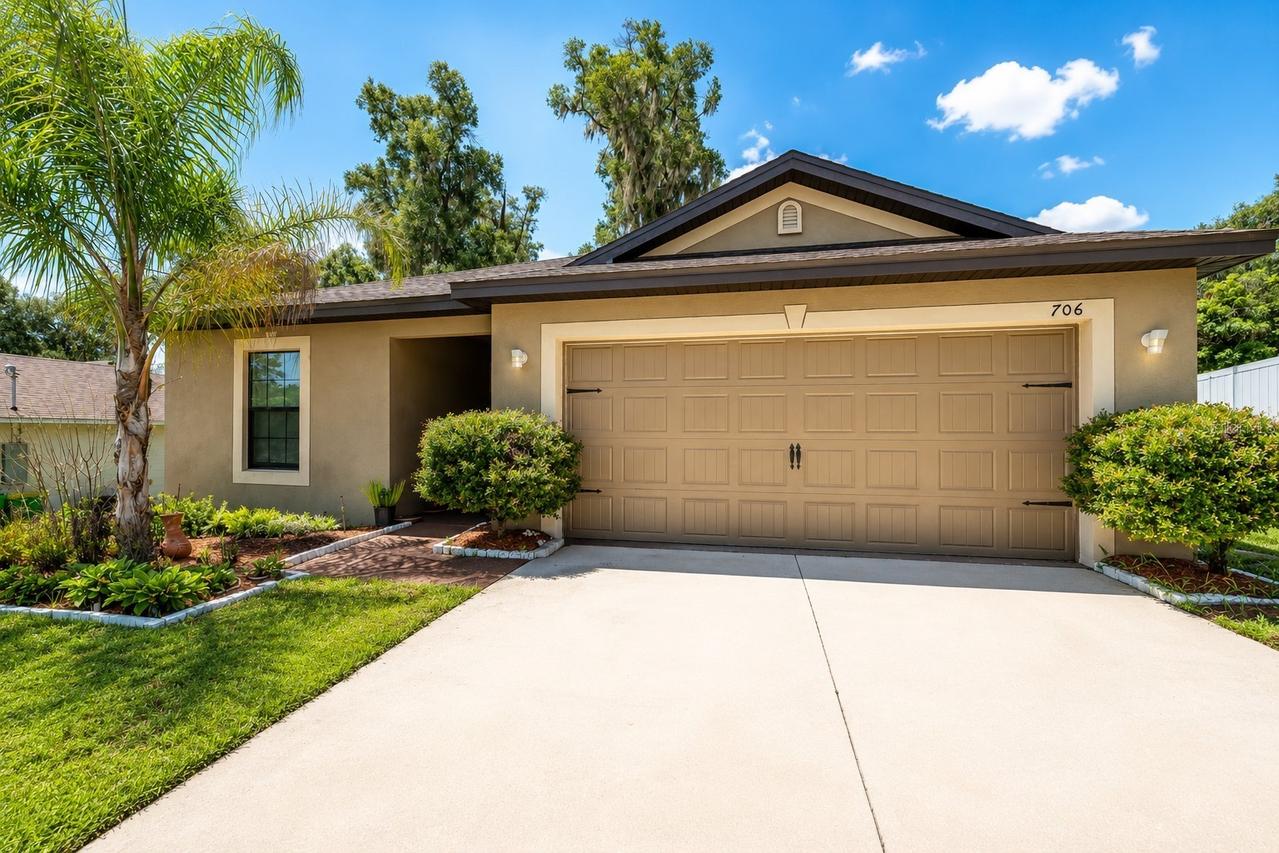 706 W Chelsea St., Deland, FL 32720