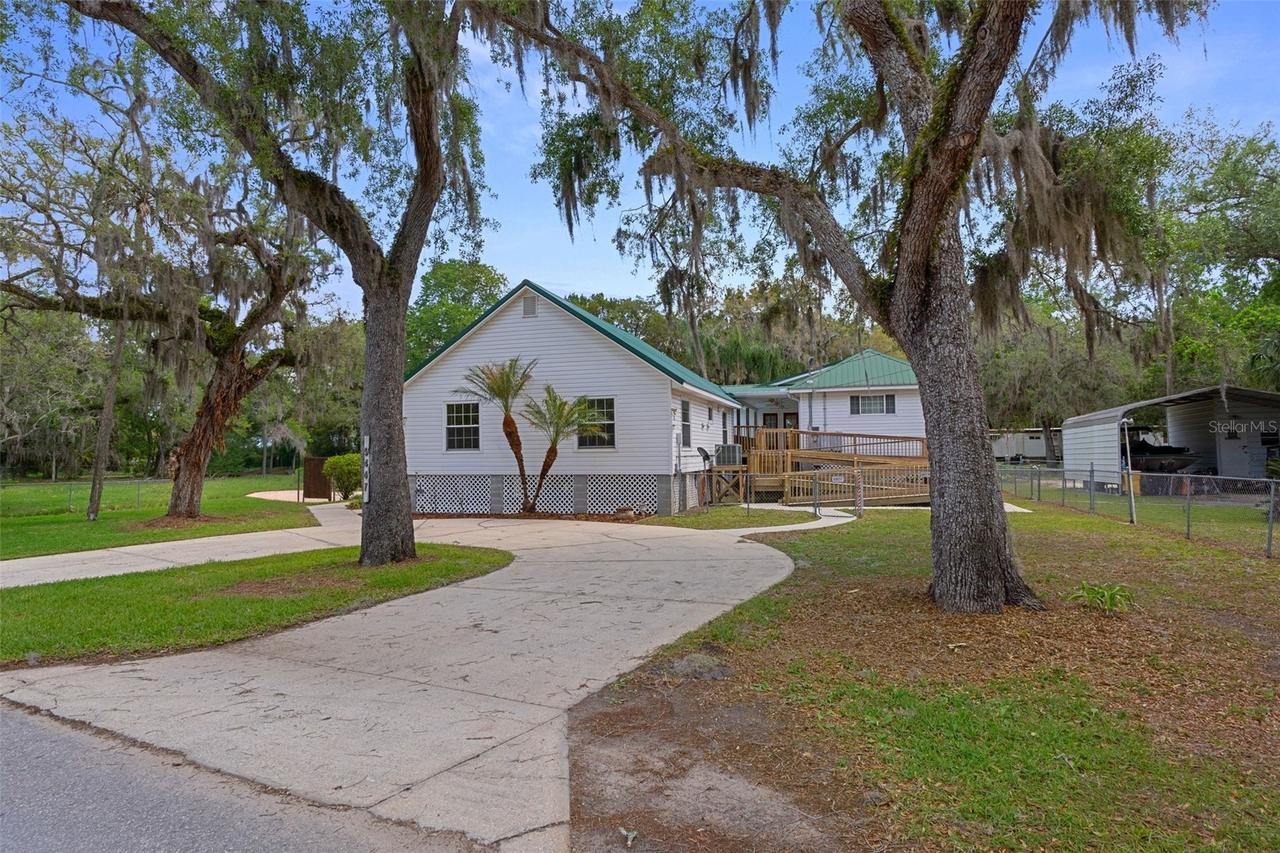 5447 S Boulevard Dr., Homosassa, FL 34448