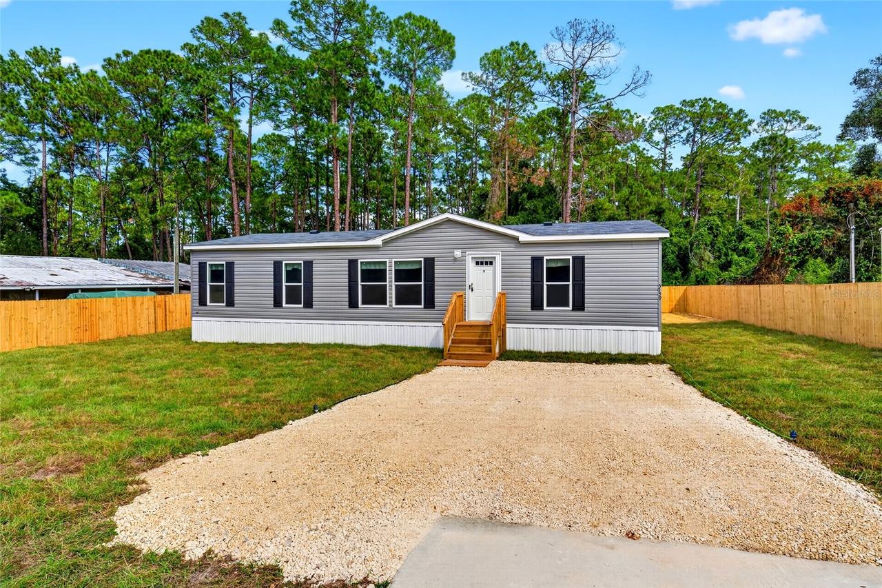 5759 SE 184 Ter., Ocklawaha, FL 32179