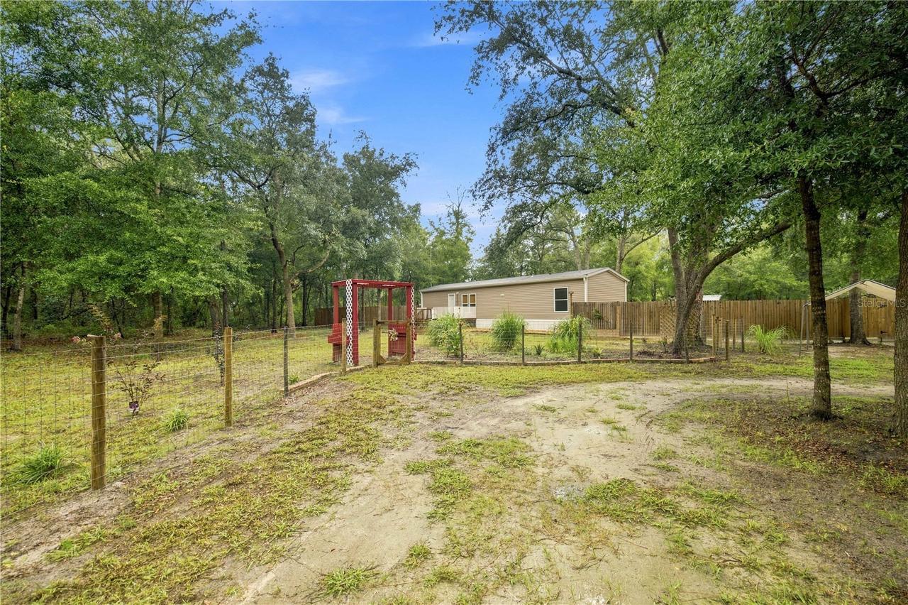 11821 SE 82nd St., Morriston, FL 32668