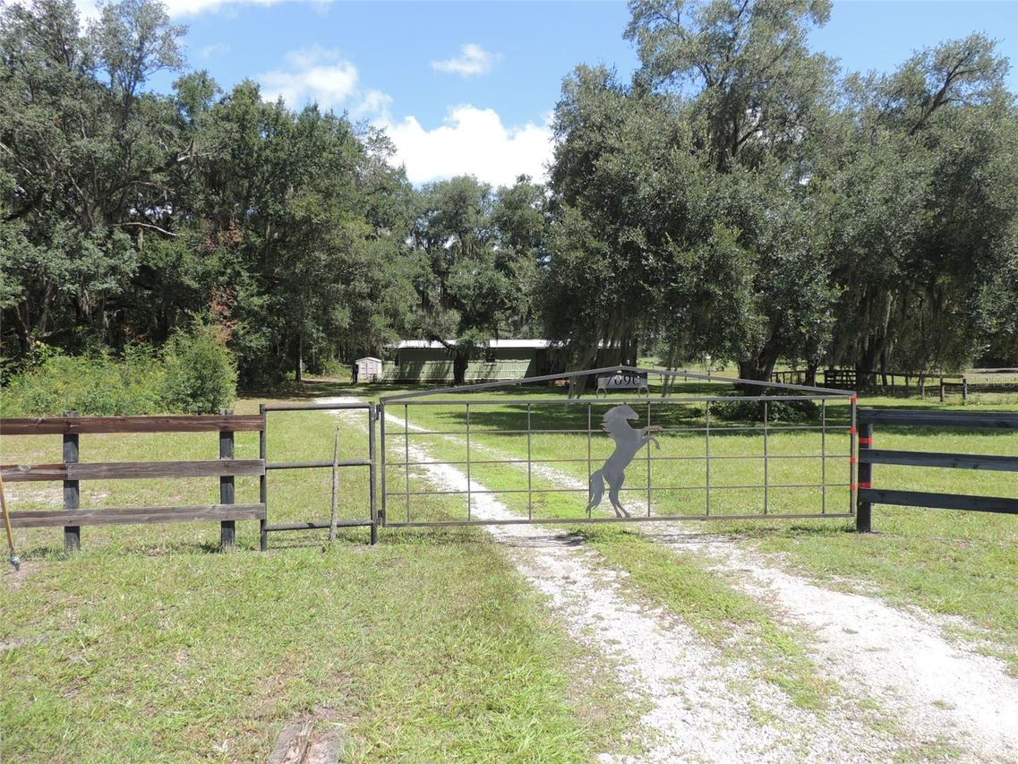 7090 SE 181st Ct., Morriston, FL 32668