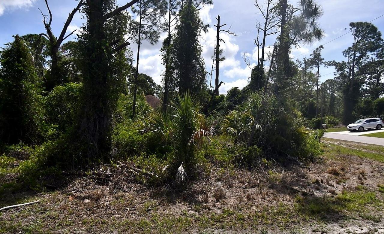 Laskin Ave., North Port, FL 34291