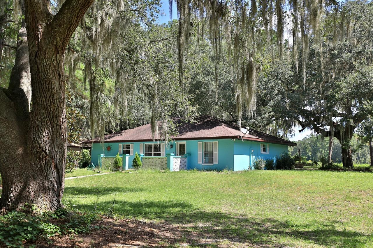 8465 NW 186th St., Reddick, FL 32686