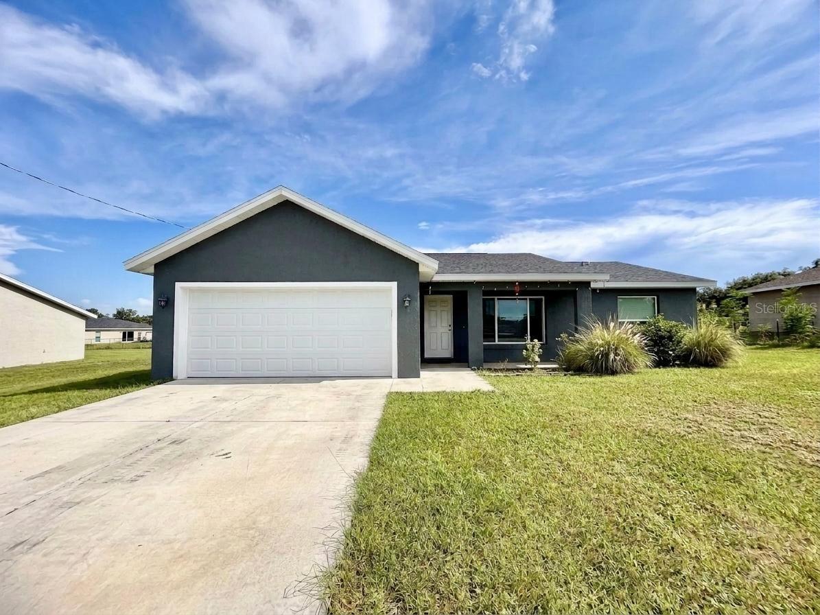 48 Maple Dr., Ocklawaha, FL 32179