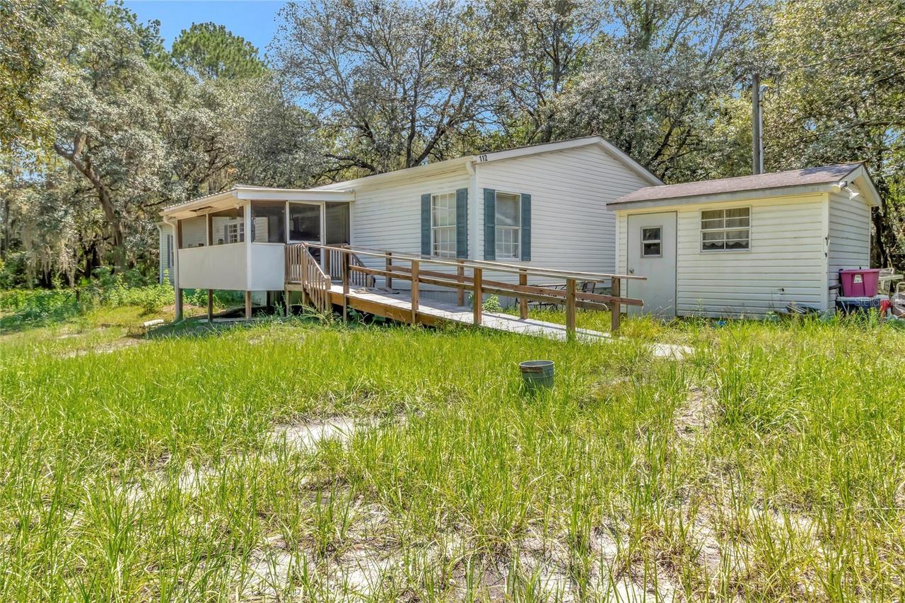 110 Hollister School Rd., Palatka, FL 32177